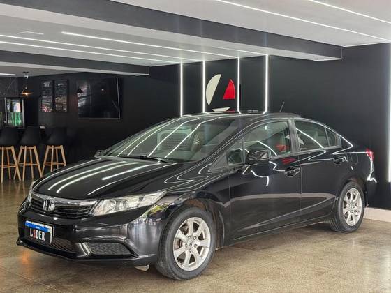HONDA CIVIC 1.8 LXS 16V FLEX 4P AUTOMÁTICO HONDA CIVIC 1.8 LXS 16V FLEX 4P AUTOMÁTICO